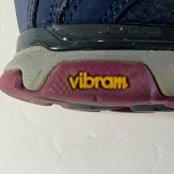 Ahnu by Teva Women’s Waterproof Hiking Shoes | Approx. Size 9-9.5 | Vibram Sole - Picture 10 of 14